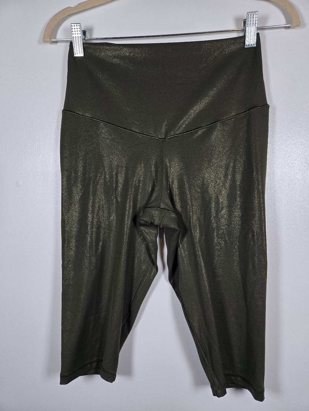 NEW Aerie Offline Real Me Crop Leggings Size Large Liquid Shine Metallic Green